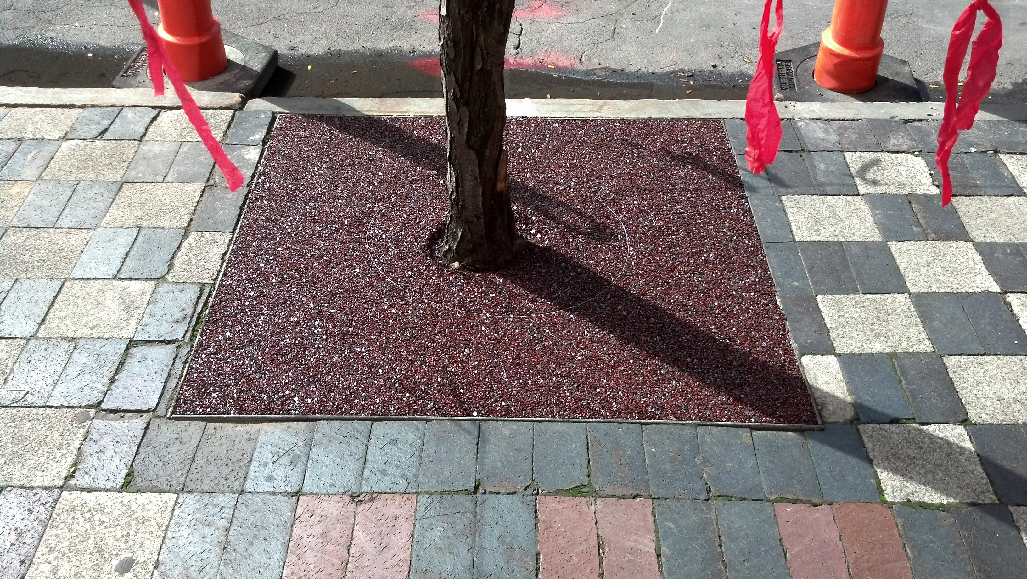 Flexi-Pave tree surround
